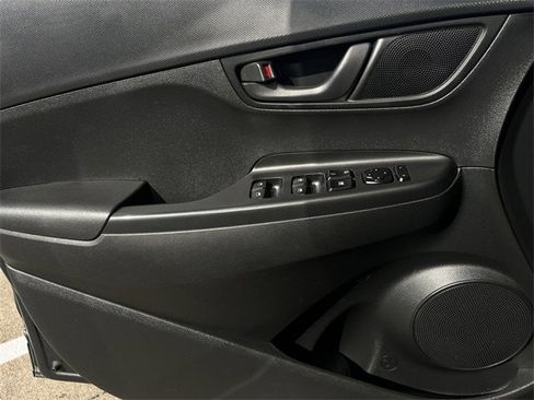 Used 2018 Hyundai Kona SEL image 29