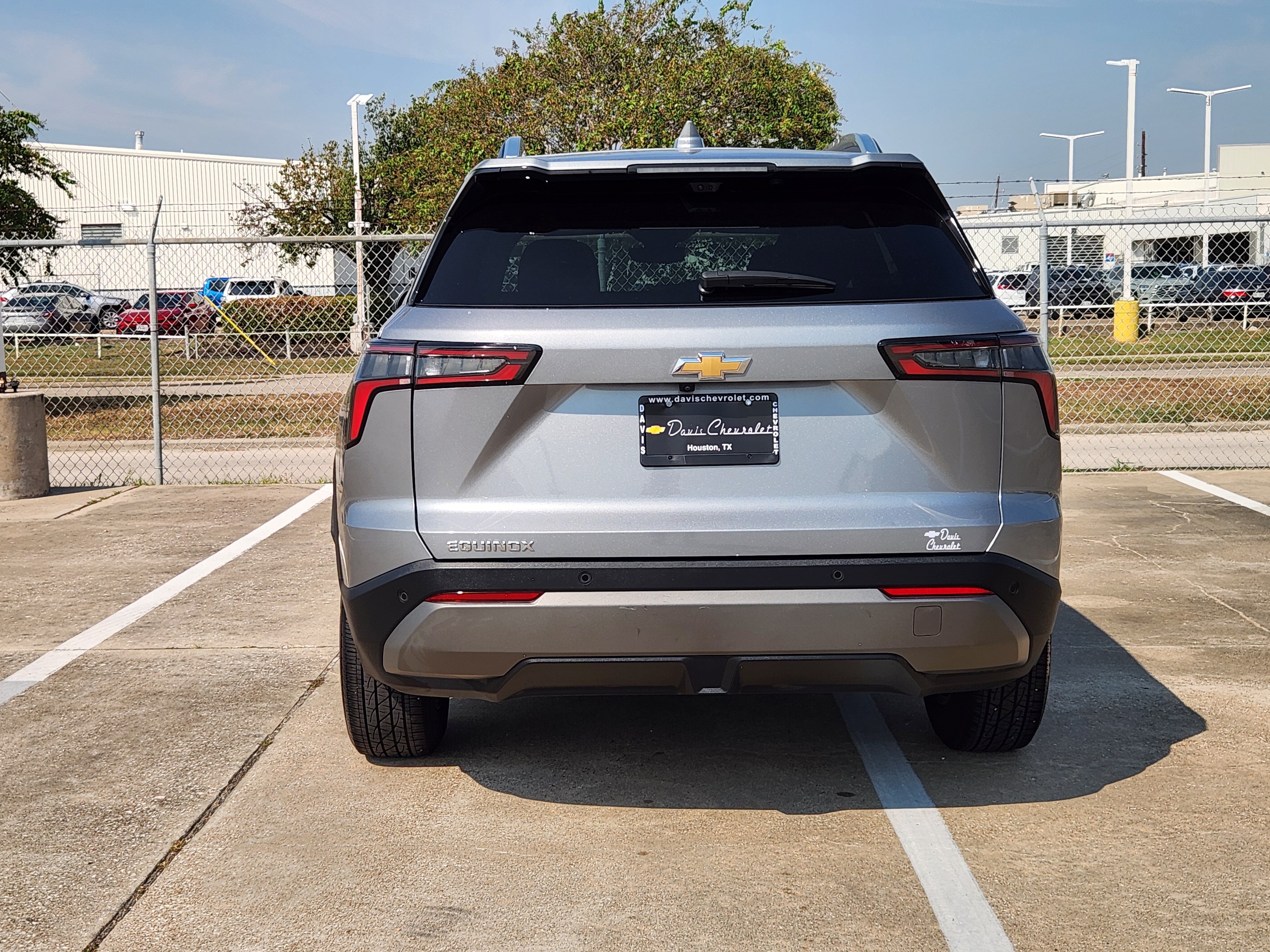 Used 2025 Chevrolet Equinox LT w/ Convenience Package II FWD image 7