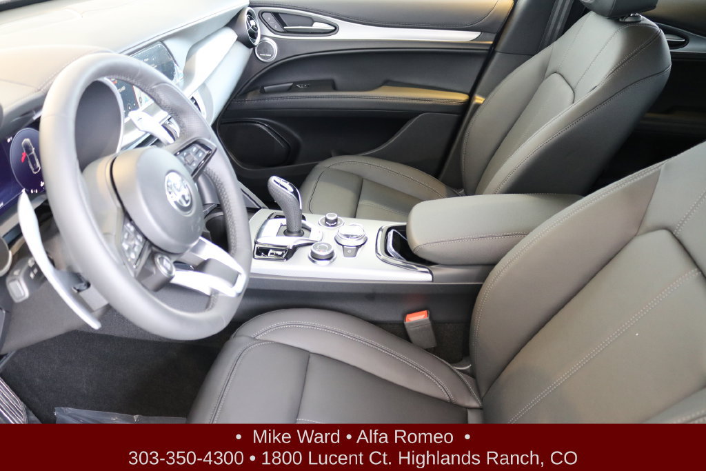New 2025 Alfa Romeo Stelvio Sprint AWD/4WD image 4