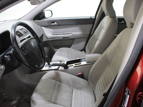 Used 2011 Volvo V50 T5 image 3