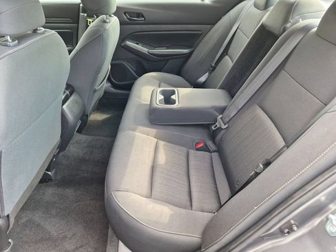Used 2025 Nissan Altima 2.5 SV FWD image 19