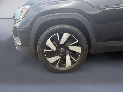 Used 2025 Volkswagen Atlas Cross Sport SE AWD/4WD image 14