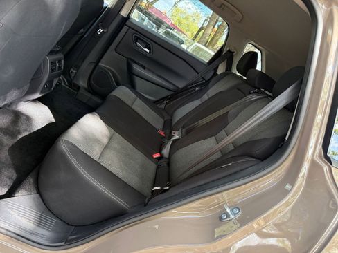 Used 2025 Nissan Rogue SV image 34