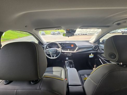 New 2026 Chevrolet Trax ACTIV w/ Sunroof Package FWD image 42