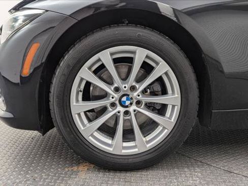 Used 2018 BMW 320i Sedan RWD image 30