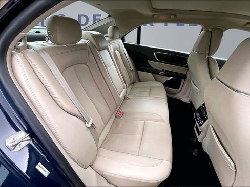 Used 2019 Lincoln Continental Reserve AWD/4WD image 25