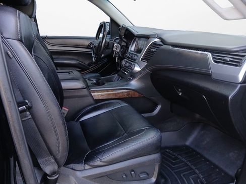 Used 2018 Chevrolet Suburban LT RWD image 24