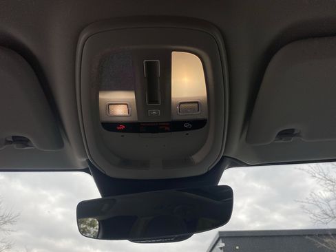 Used 2025 Volvo V60 B5 Cross Country Plus image 46