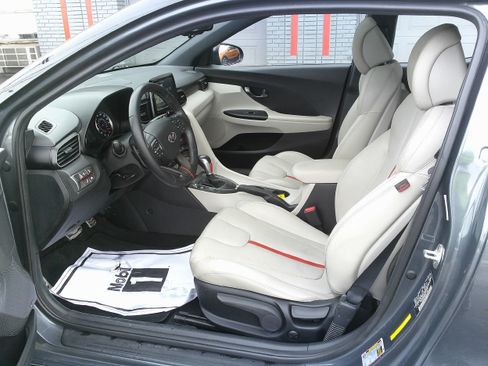 Used 2019 Hyundai Veloster Turbo Ultimate image 13