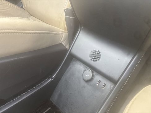 Used 2016 Tesla Model S 70D image 21