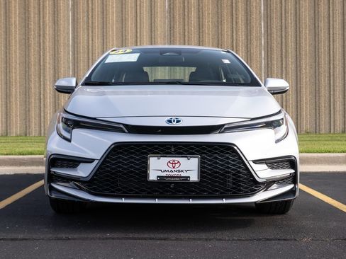 Used 2024 Toyota Corolla SE image 3