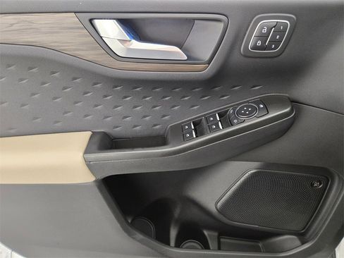 Used 2020 Ford Escape Titanium image 24