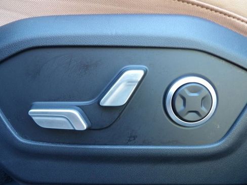 Used 2025 Hyundai Santa Fe Limited AWD/4WD image 13