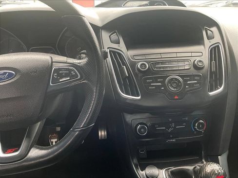 Used 2018 Ford Focus ST FWD image 12