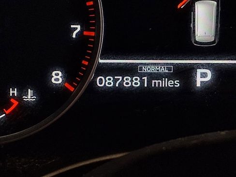 Used 2022 Mitsubishi Outlander SE image 28