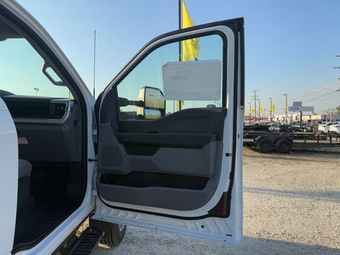 New 2025 Ford F450 XL w/ XL Chrome Package image 15