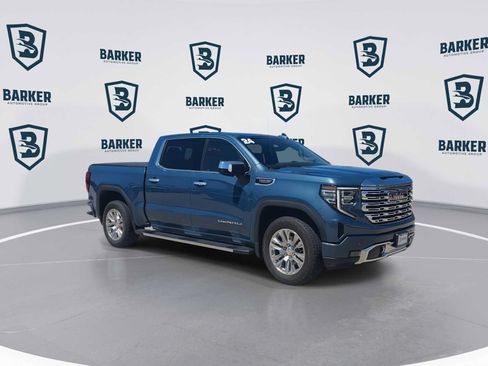 Used 2024 GMC Sierra 1500 Denali w/ Technology Package AWD/4WD image 2
