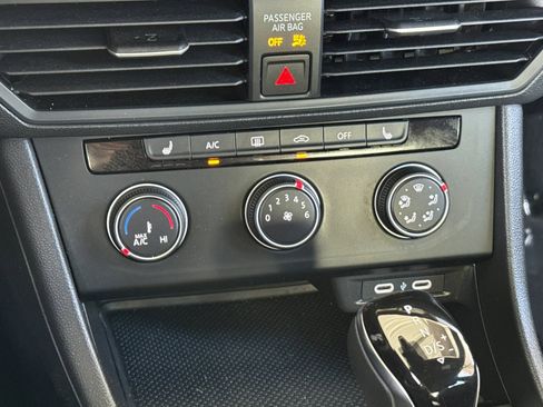 Used 2024 Volkswagen Jetta Sport image 24