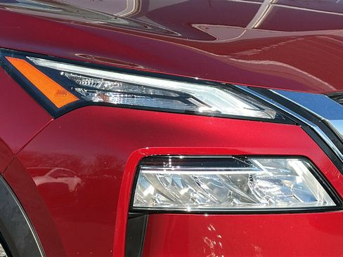 Certified 2021 Nissan Rogue SL w/ Premium Package image 4