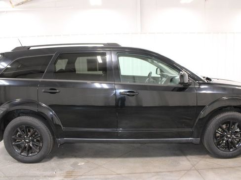Used 2019 Dodge Journey SE w/ Connectivity Group FWD image 10