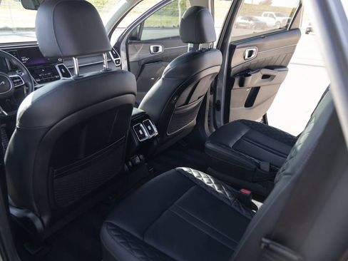 Used 2023 Kia Sorento SX Prestige image 16