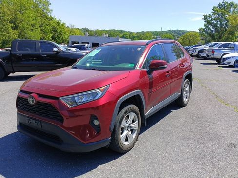 Used 2019 Toyota RAV4 XLE AWD/4WD image 2