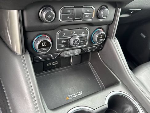 Used 2024 Chevrolet Tahoe LT RWD image 32