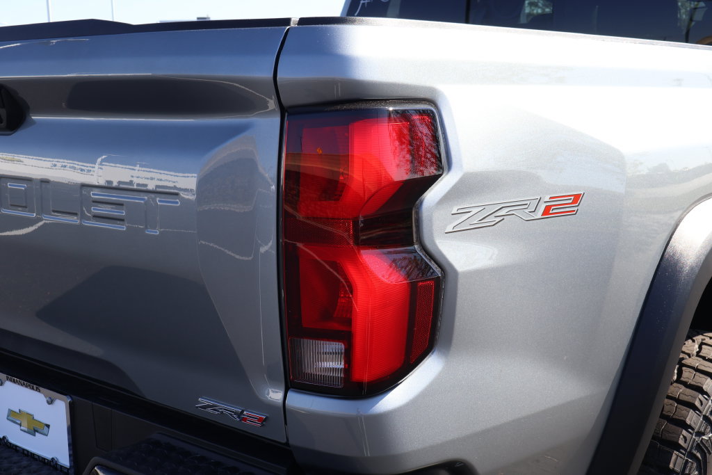 New 2026 Chevrolet Colorado ZR2 w/ Technology Package AWD/4WD image 7