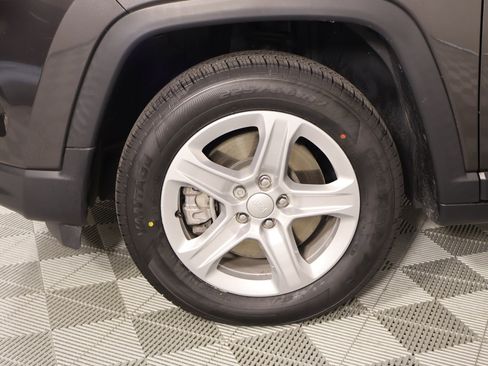 Used 2023 Jeep Compass Sport image 15