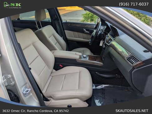 Used 2010 Mercedes-Benz E 350 4MATIC Sedan image 16