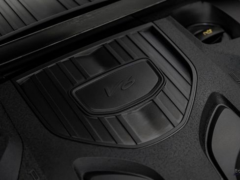 Used 2025 Porsche Panamera w/ Premium Package image 94