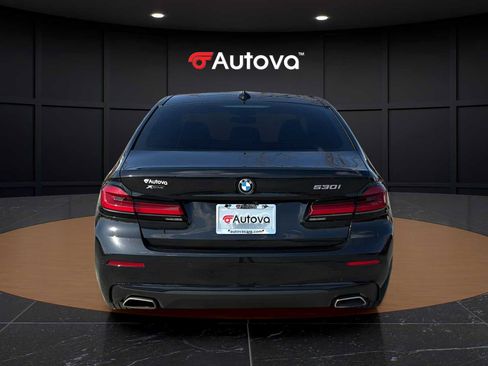 Used 2023 BMW 530i xDrive w/ Premium Package AWD/4WD image 4