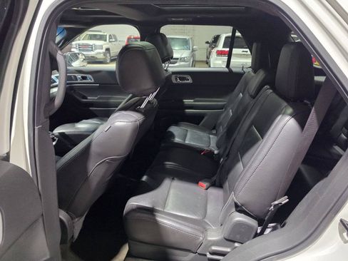 Used 2013 Ford Explorer XLT AWD/4WD image 27