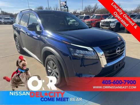 Used 2024 Nissan Pathfinder SV image 7