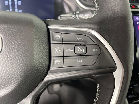 New 2025 Jeep Grand Cherokee L Altitude image 18