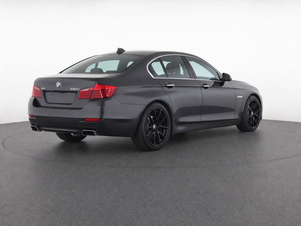 Used 2015 BMW 550i xDrive Sedan AWD/4WD image 4
