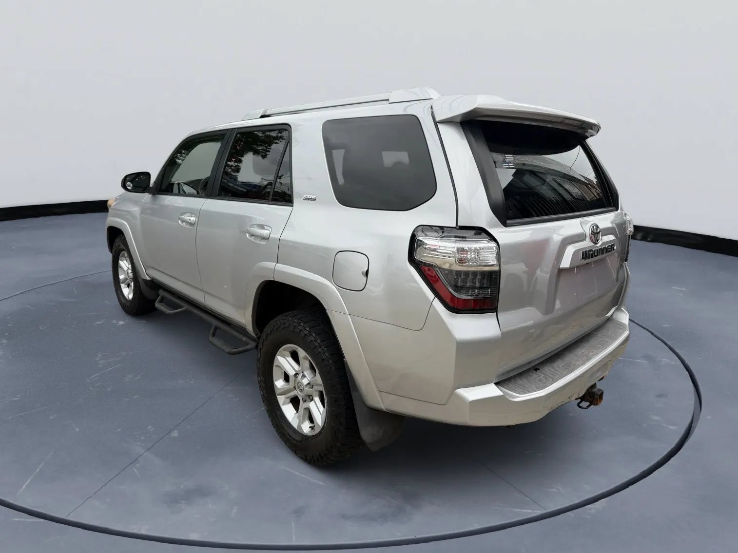 Used 2014 Toyota 4Runner SR5 AWD/4WD image 3