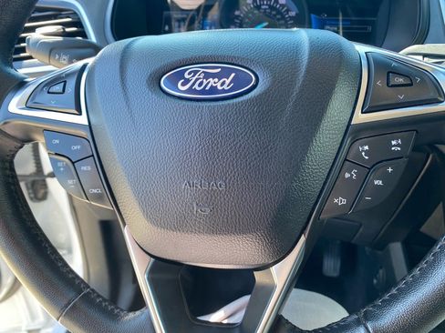 Used 2024 Ford Edge SEL image 25