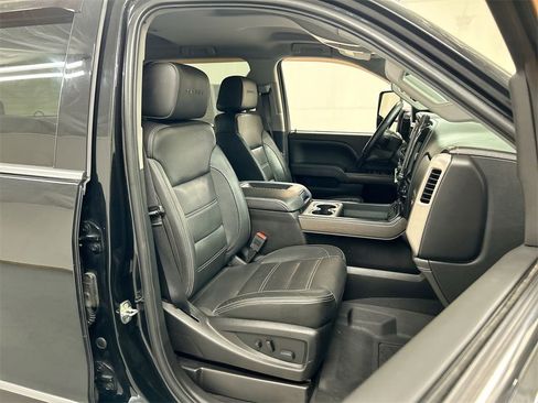 Used 2019 GMC Sierra 2500 Denali w/ Duramax Plus Package image 22