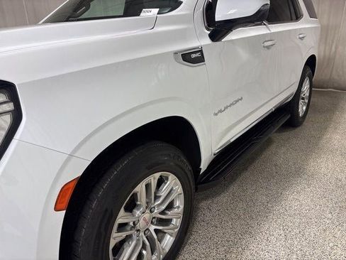 Used 2021 GMC Yukon SLT w/ SLT Premium Package image 36