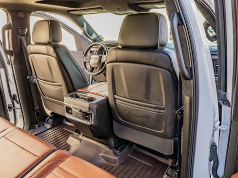 Used 2025 GMC Sierra 2500 Denali Ultimate image 31