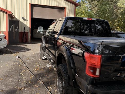 Used 2018 Ford F150 Lariat image 25