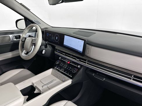 Used 2025 Hyundai Santa Fe Limited AWD/4WD image 31