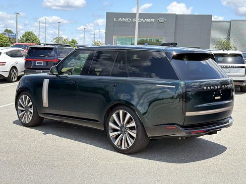 Used 2026 Land Rover Range Rover SV AWD/4WD image 3