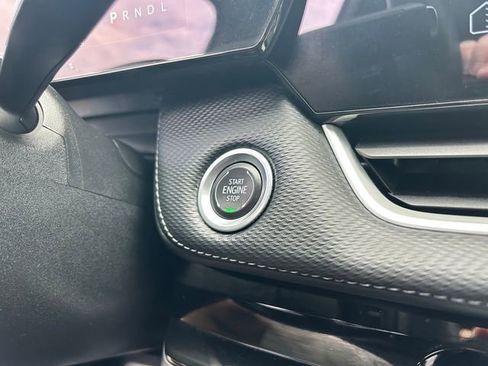 Used 2025 Chevrolet Equinox LT AWD/4WD image 25