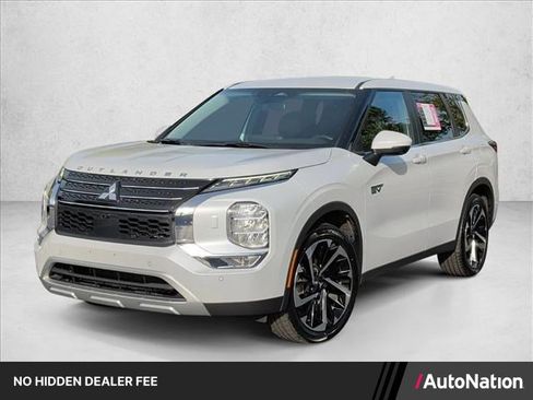 Used 2024 Mitsubishi Outlander 4WD Plug-In Hybrid image 1