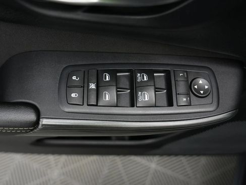 Used 2017 Jeep Cherokee Latitude w/ Safety/Convenience Group image 15