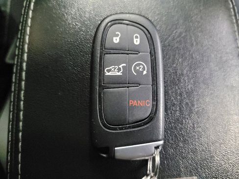 Used 2019 Jeep Cherokee Limited AWD/4WD image 32
