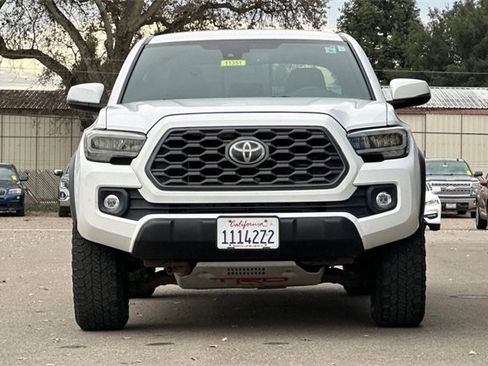Used 2020 Toyota Tacoma TRD Off-Road image 12