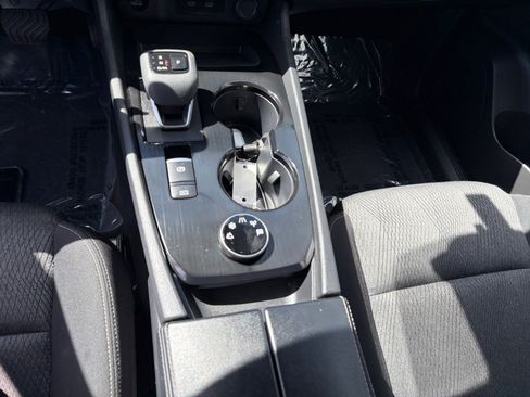 Used 2025 Nissan Rogue SV AWD/4WD image 15